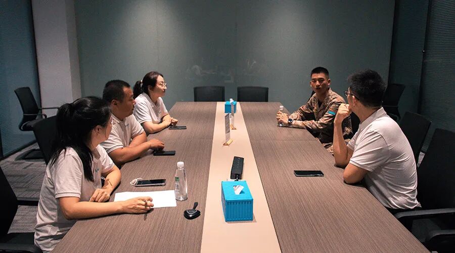 一身荣光、载誉归来！杏鑫娱乐储能热烈欢迎受阅预备役方队于凡同志归队